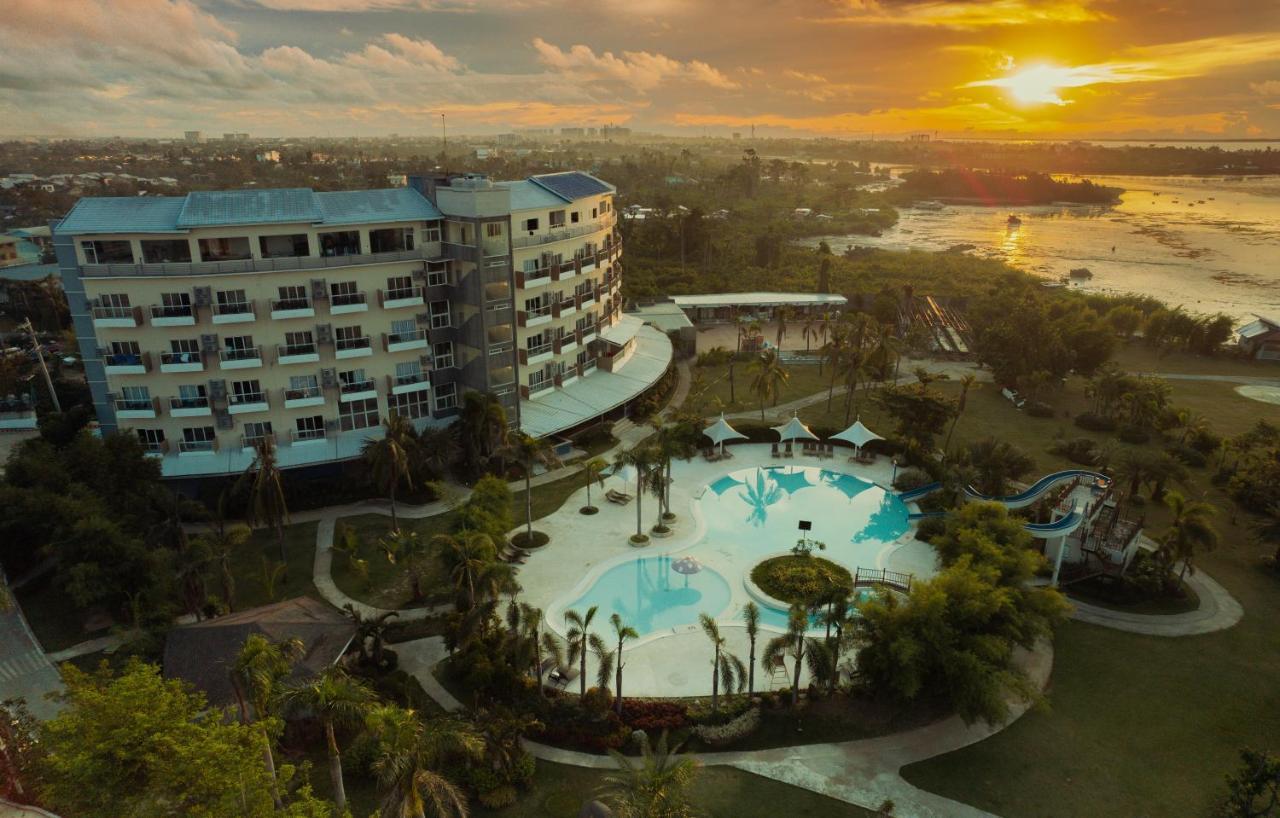 Solea Seaview Resort Lapu-Lapu City Bagian luar foto