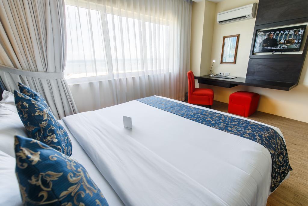 Solea Seaview Resort Lapu-Lapu City Bagian luar foto