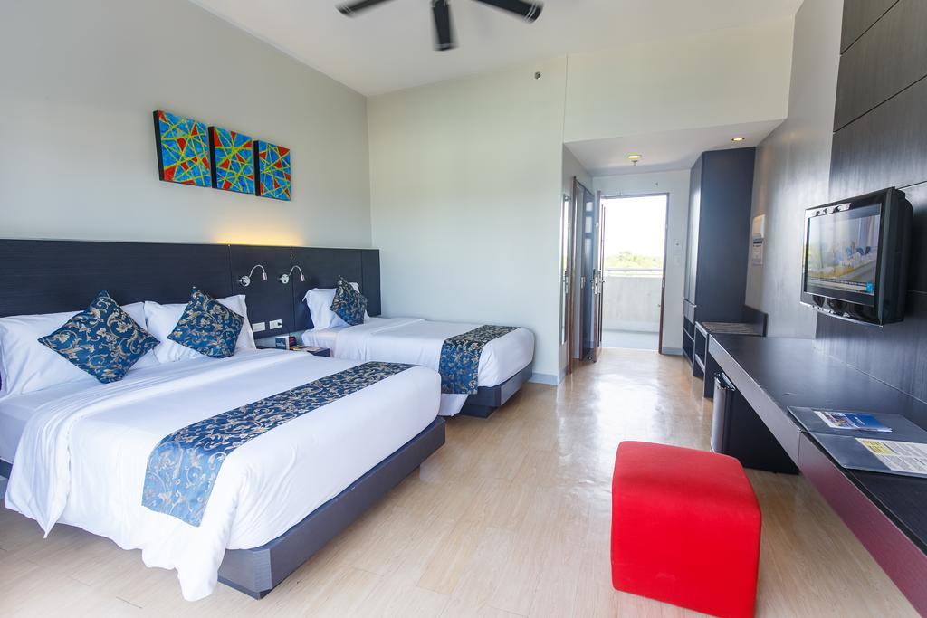 Solea Seaview Resort Lapu-Lapu City Bagian luar foto