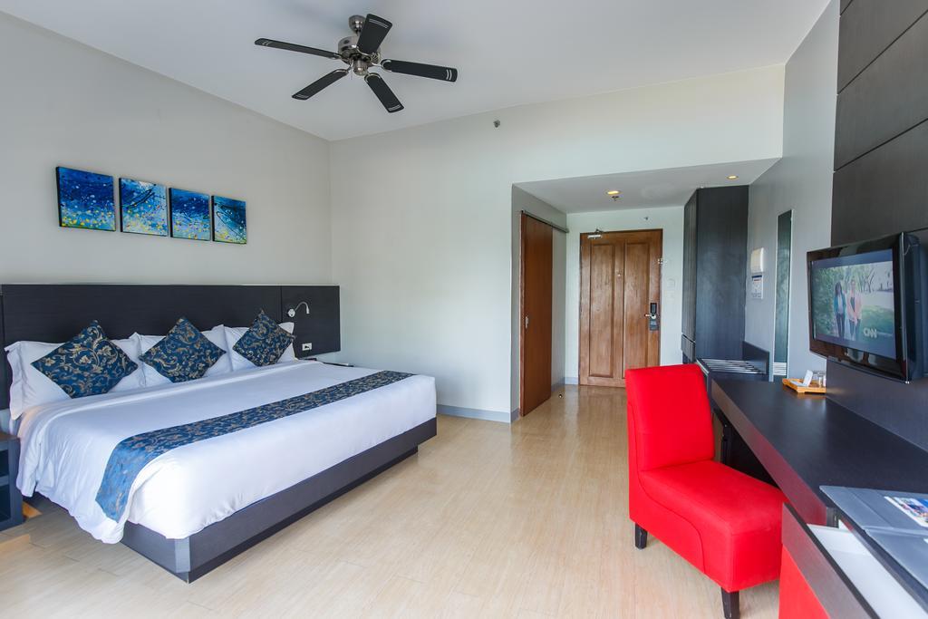 Solea Seaview Resort Lapu-Lapu City Bagian luar foto