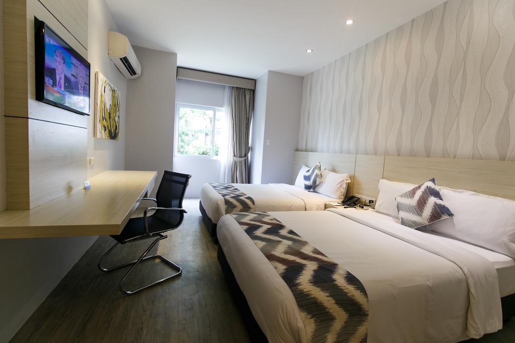 Solea Seaview Resort Lapu-Lapu City Bagian luar foto
