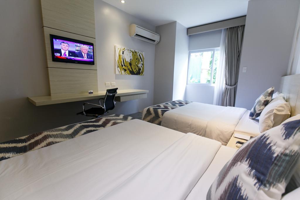 Solea Seaview Resort Lapu-Lapu City Bagian luar foto