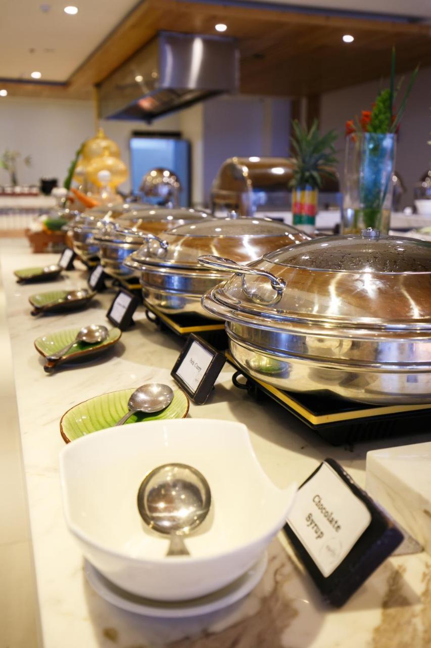 Solea Seaview Resort Lapu-Lapu City Bagian luar foto